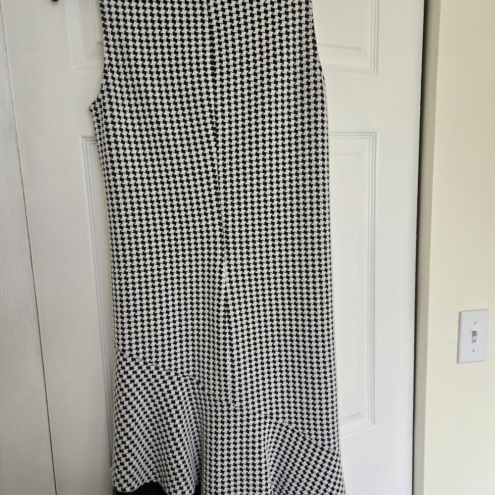 Michael Kors Black and White Asymmetrical Ruffled Sheath Dress - Picture 3 of 9